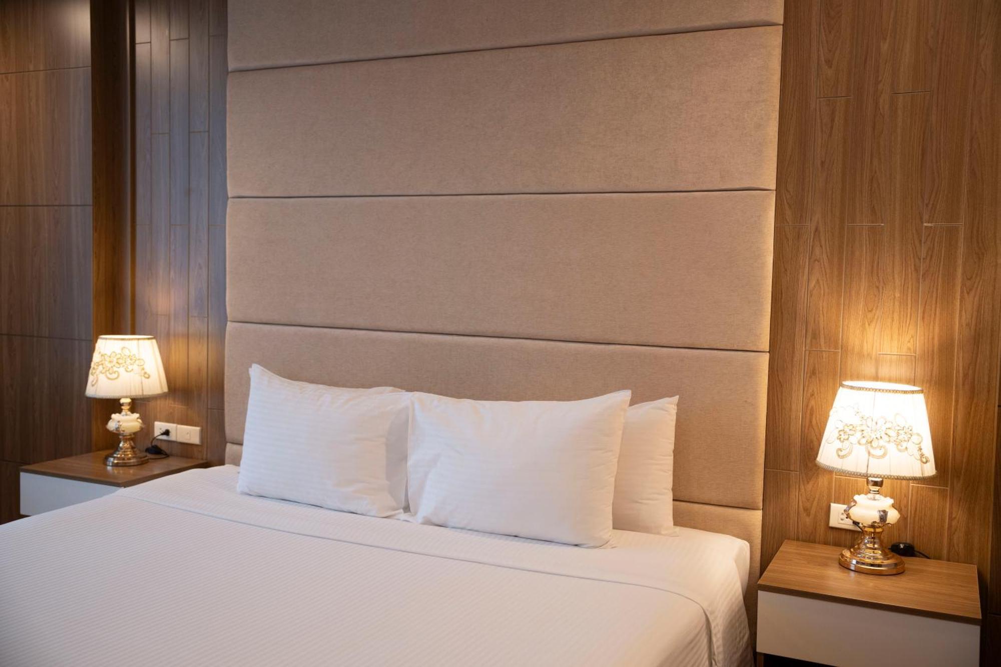 Muong Thanh Grand Hanoi Hotel Buitenkant foto