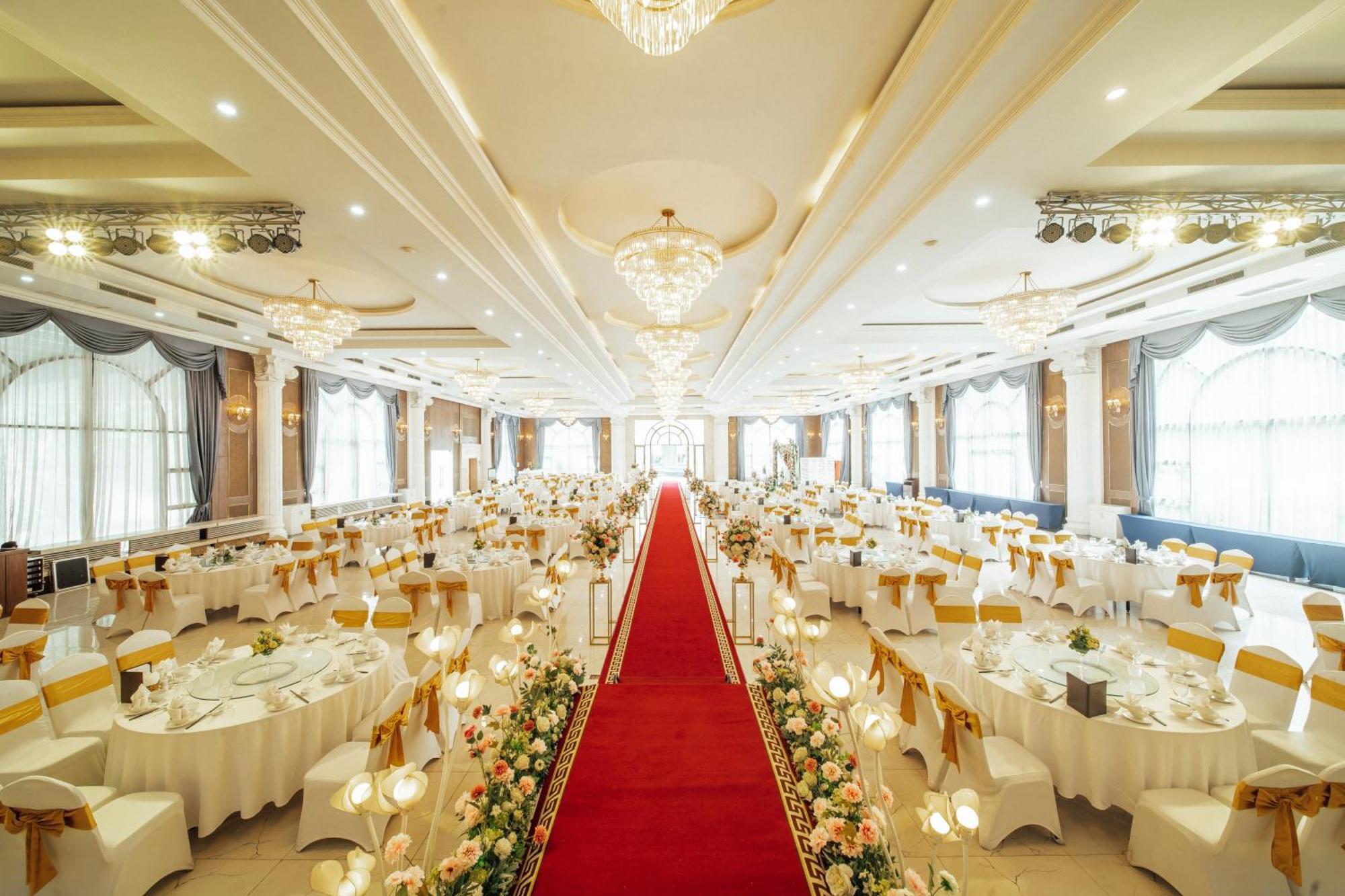 Muong Thanh Grand Hanoi Hotel Buitenkant foto