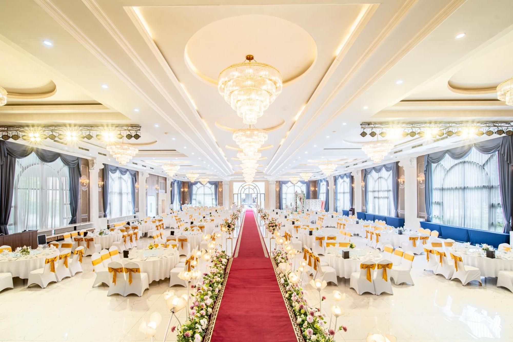 Muong Thanh Grand Hanoi Hotel Buitenkant foto