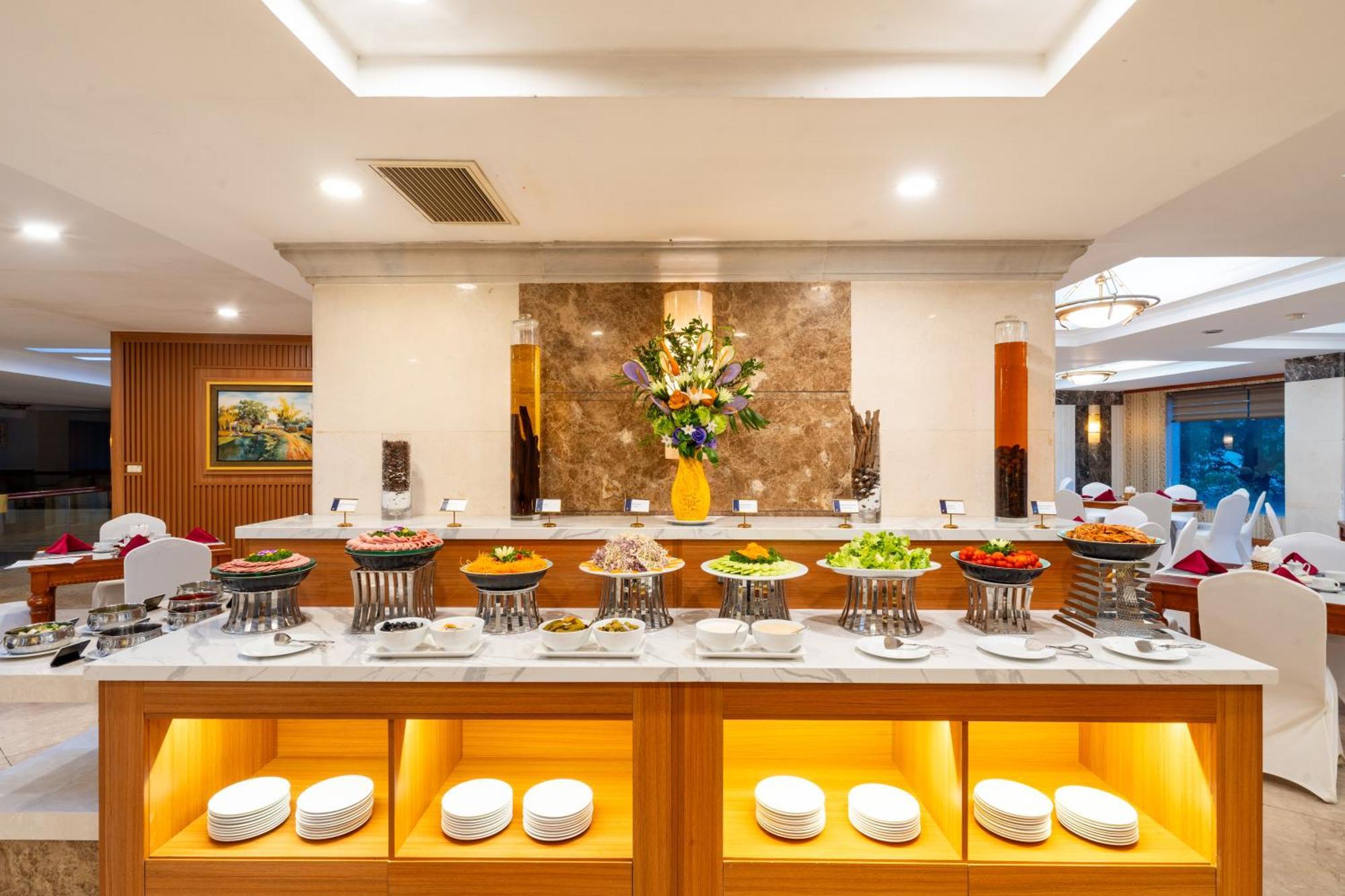 Muong Thanh Grand Hanoi Hotel Buitenkant foto