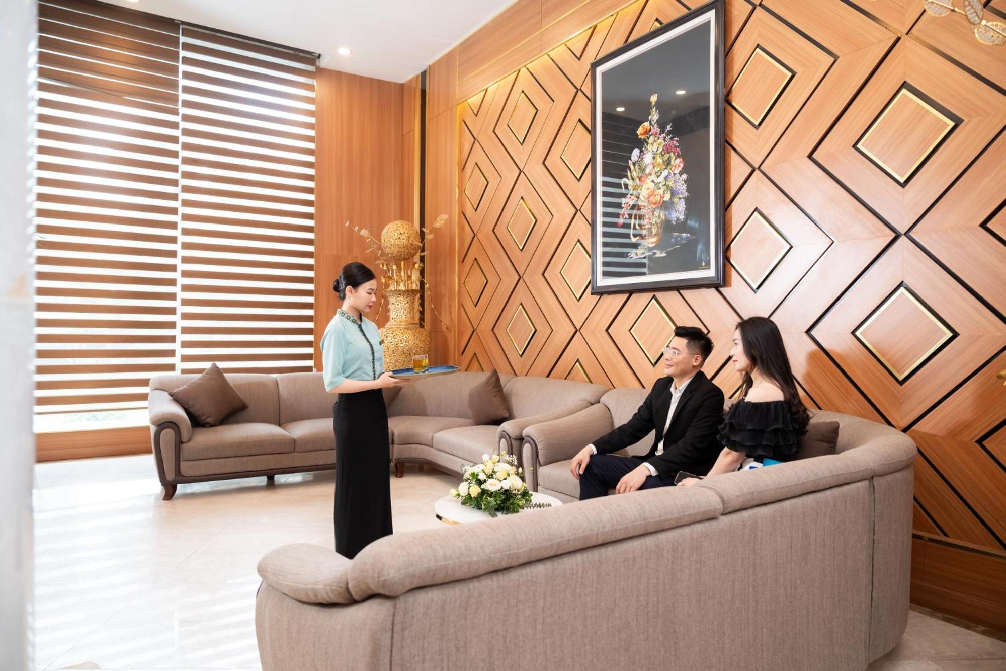 Muong Thanh Grand Hanoi Hotel Buitenkant foto